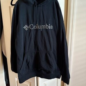 Vintage Columbia Men's Dark Hoodie size m front pocket